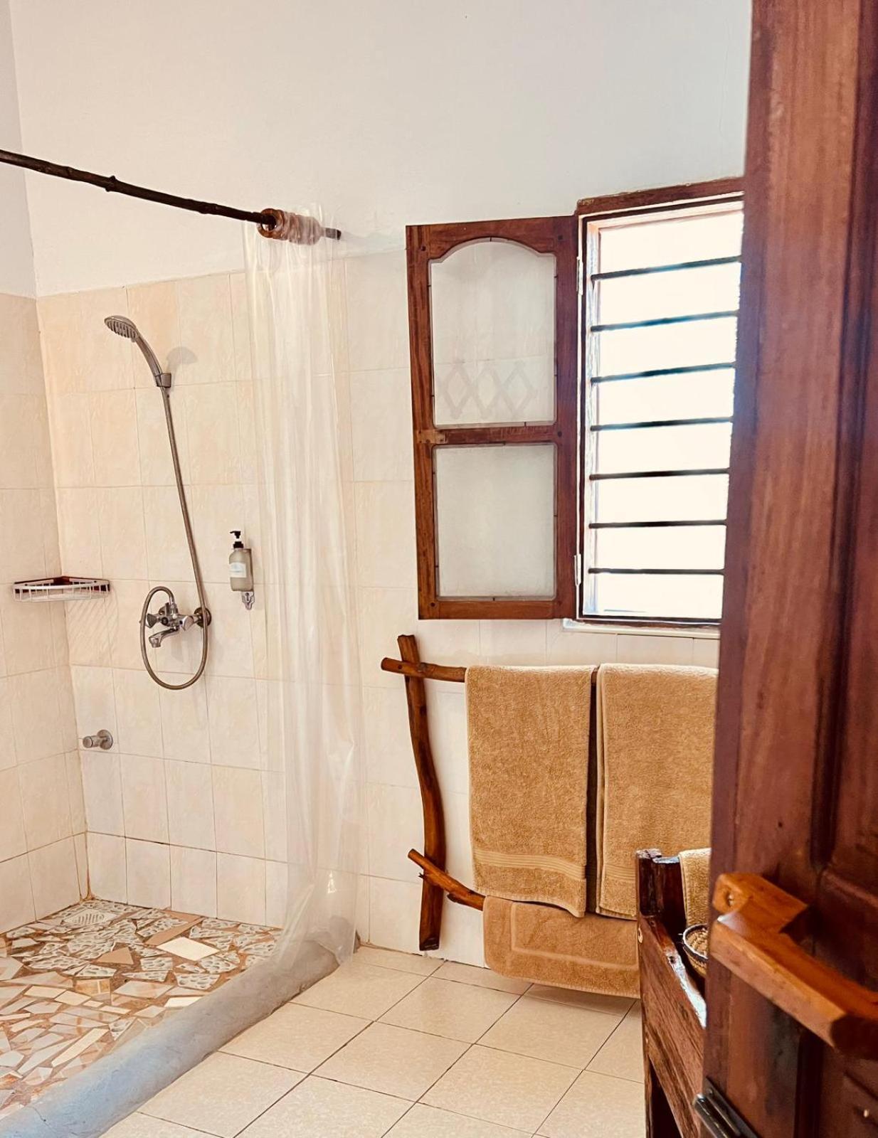 Helwas Zanzibar Beach Hotel Буэхуу Экстерьер фото